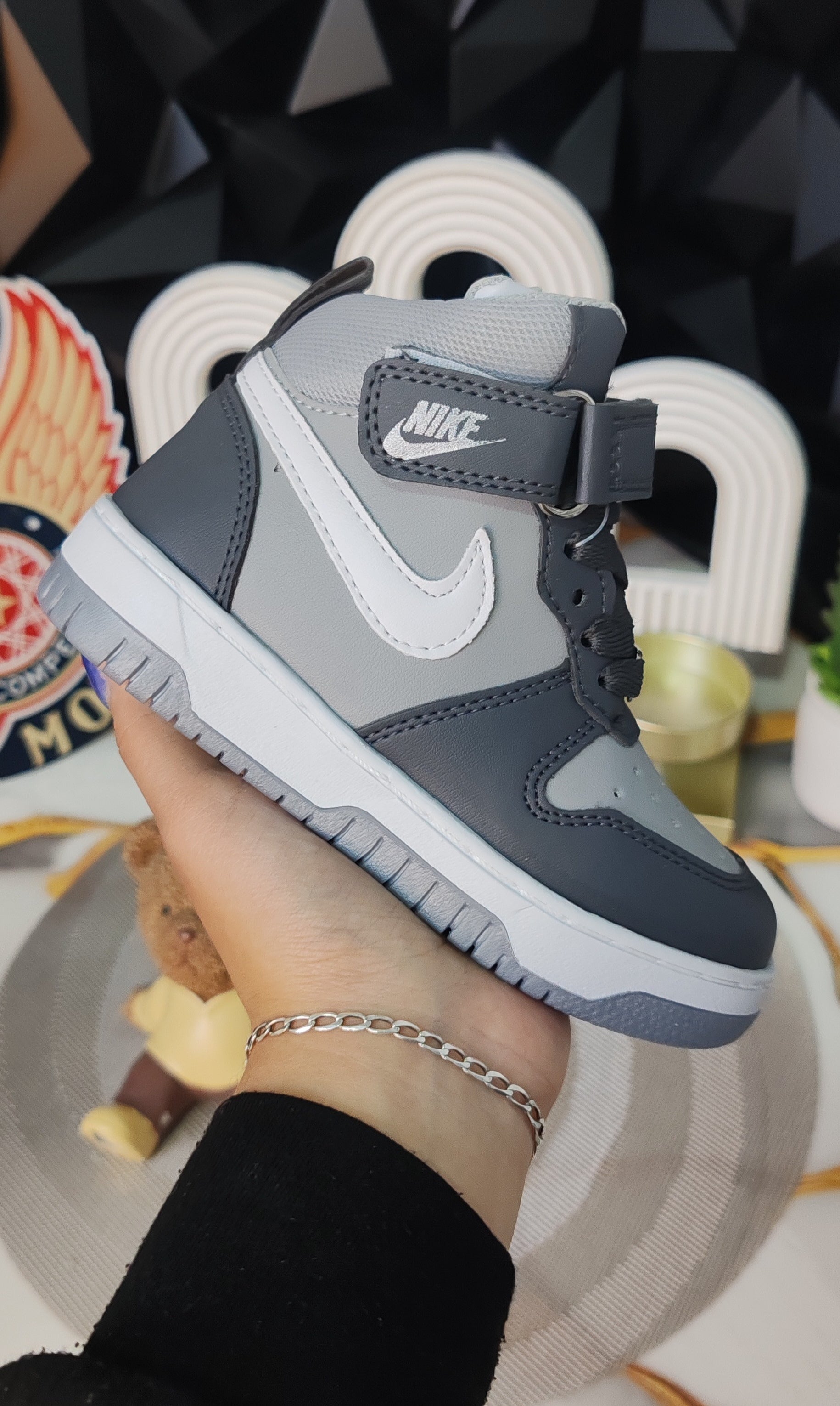 Nike 011 Court Mid
