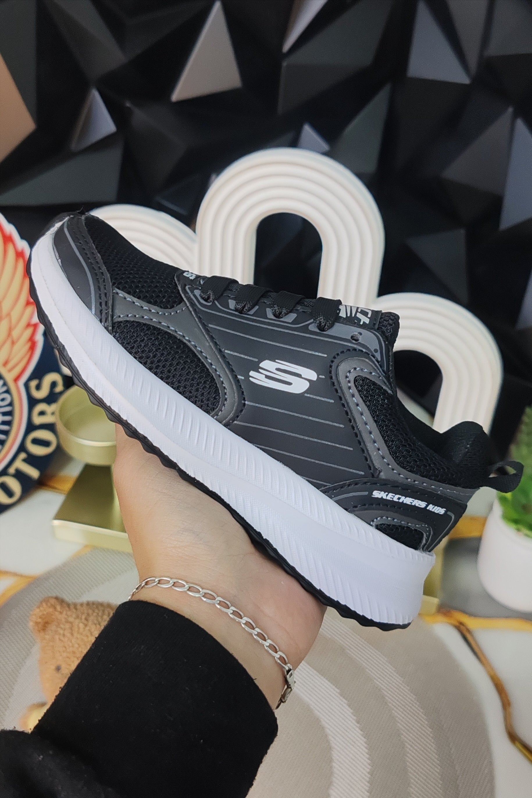 Skechers