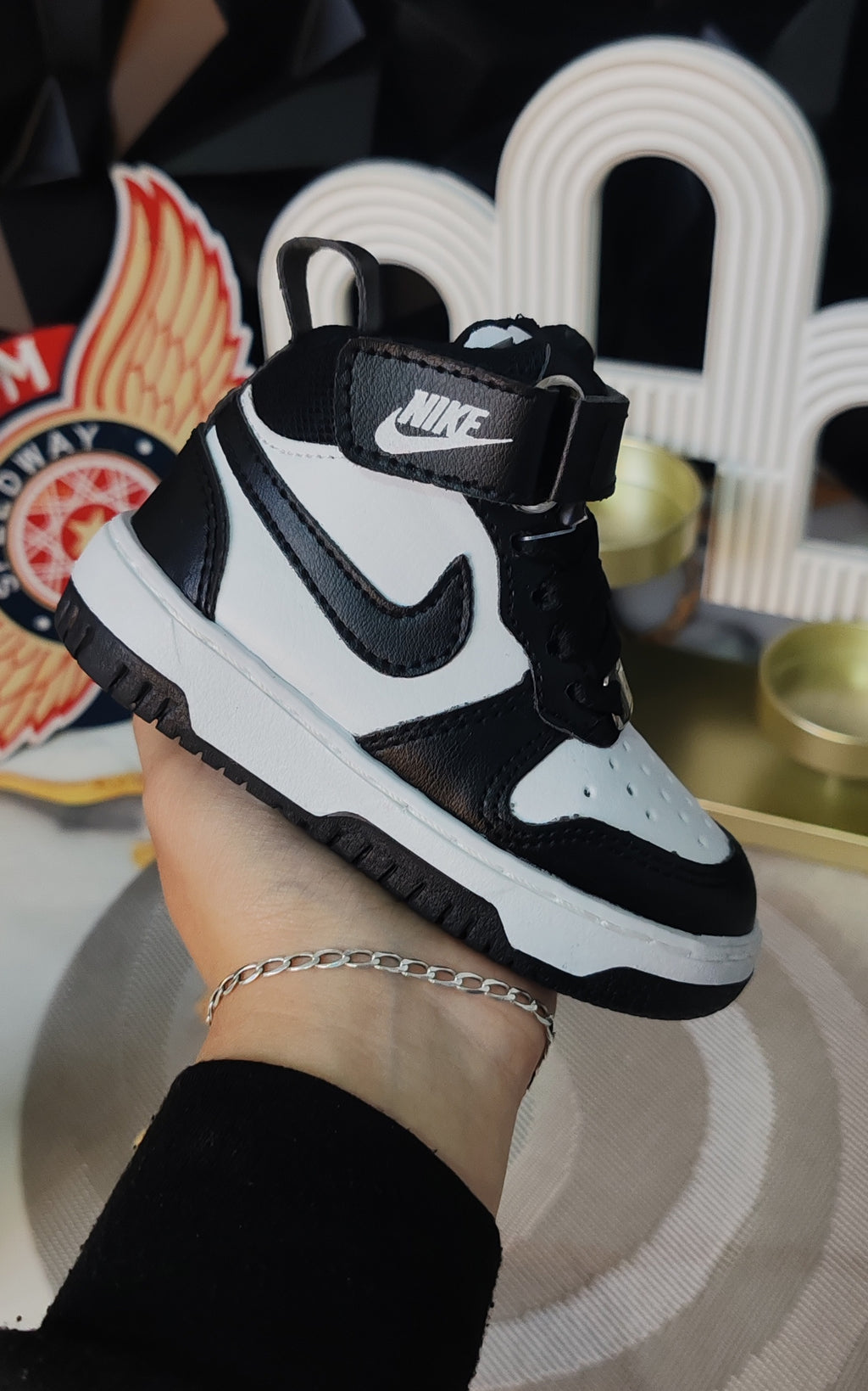 Nike 011 Court Mid
