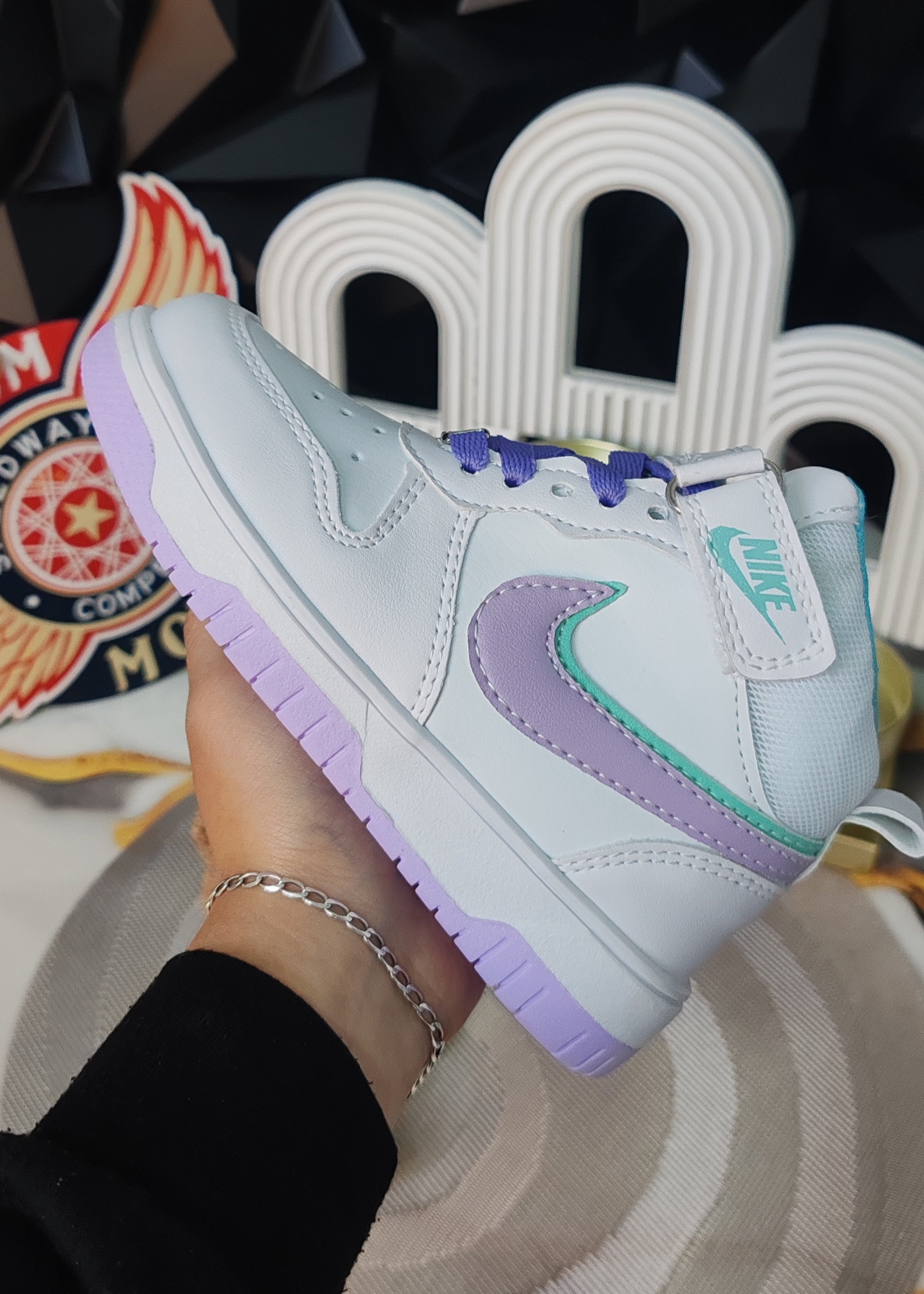 Nike 011 Court Mid