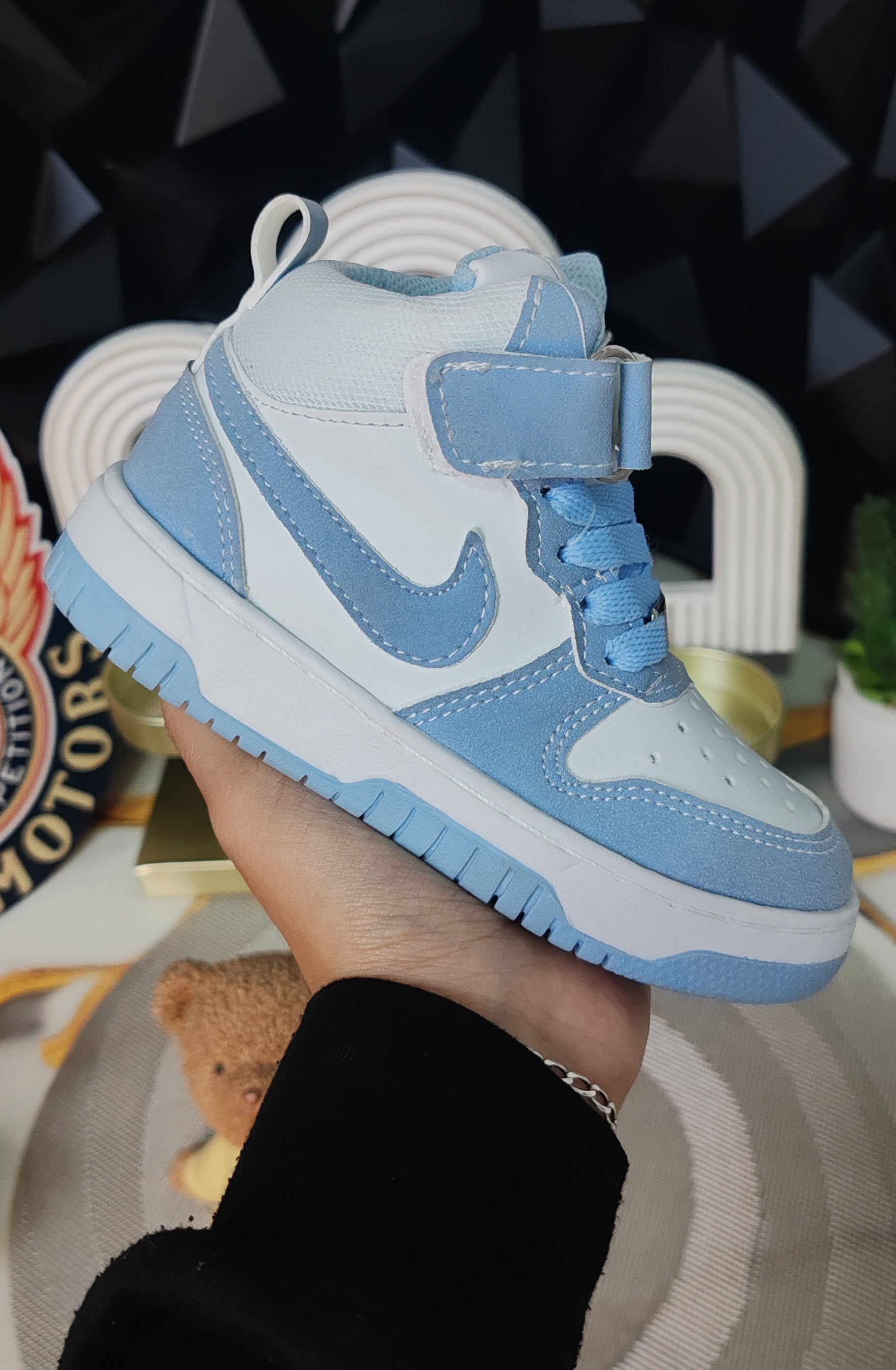 Nike 011 Court Mid