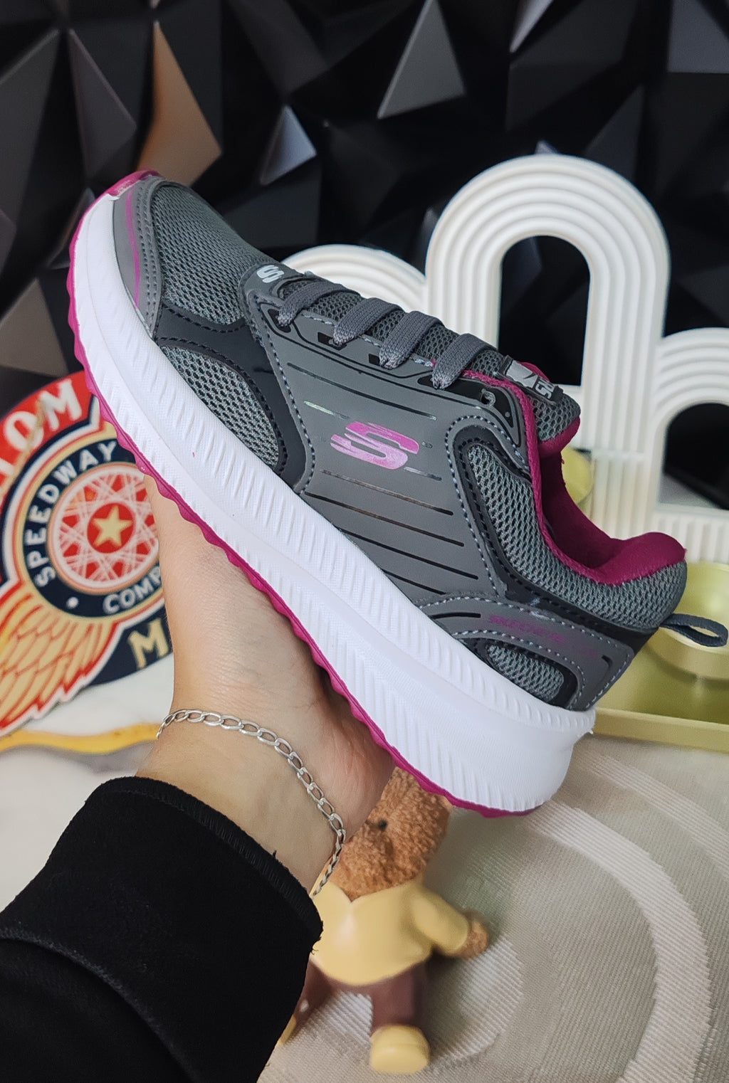 Skechers