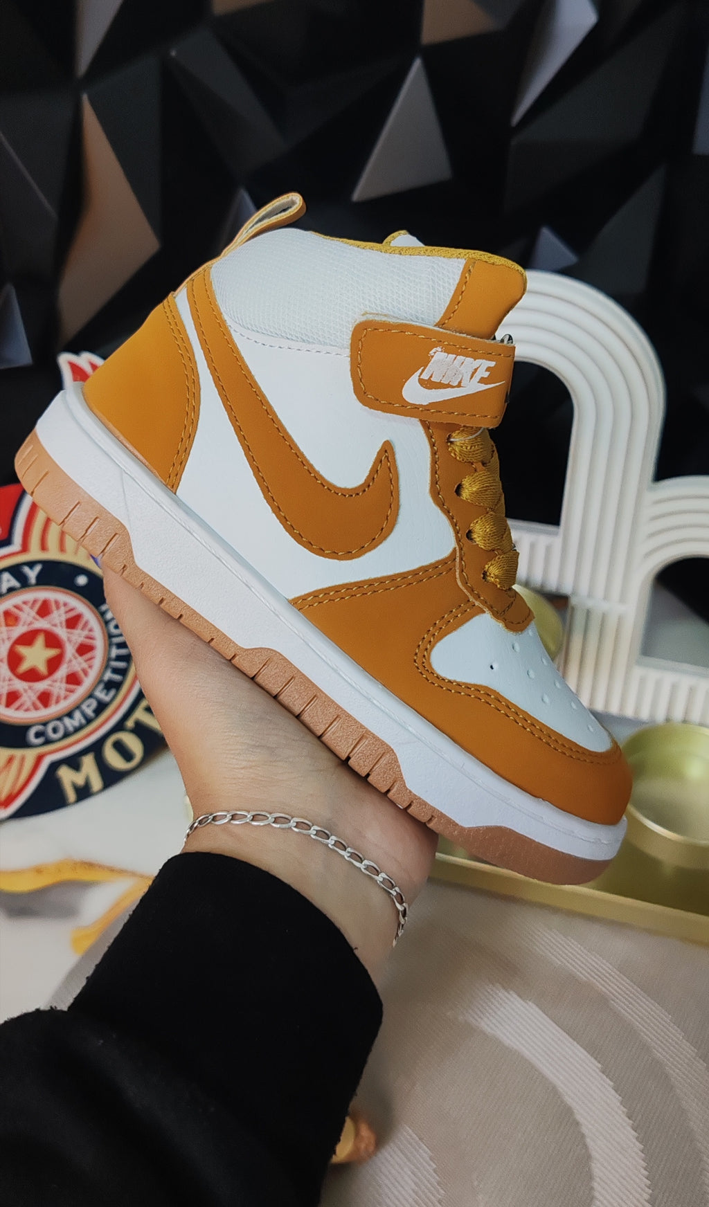 Nike 011 Court Mid