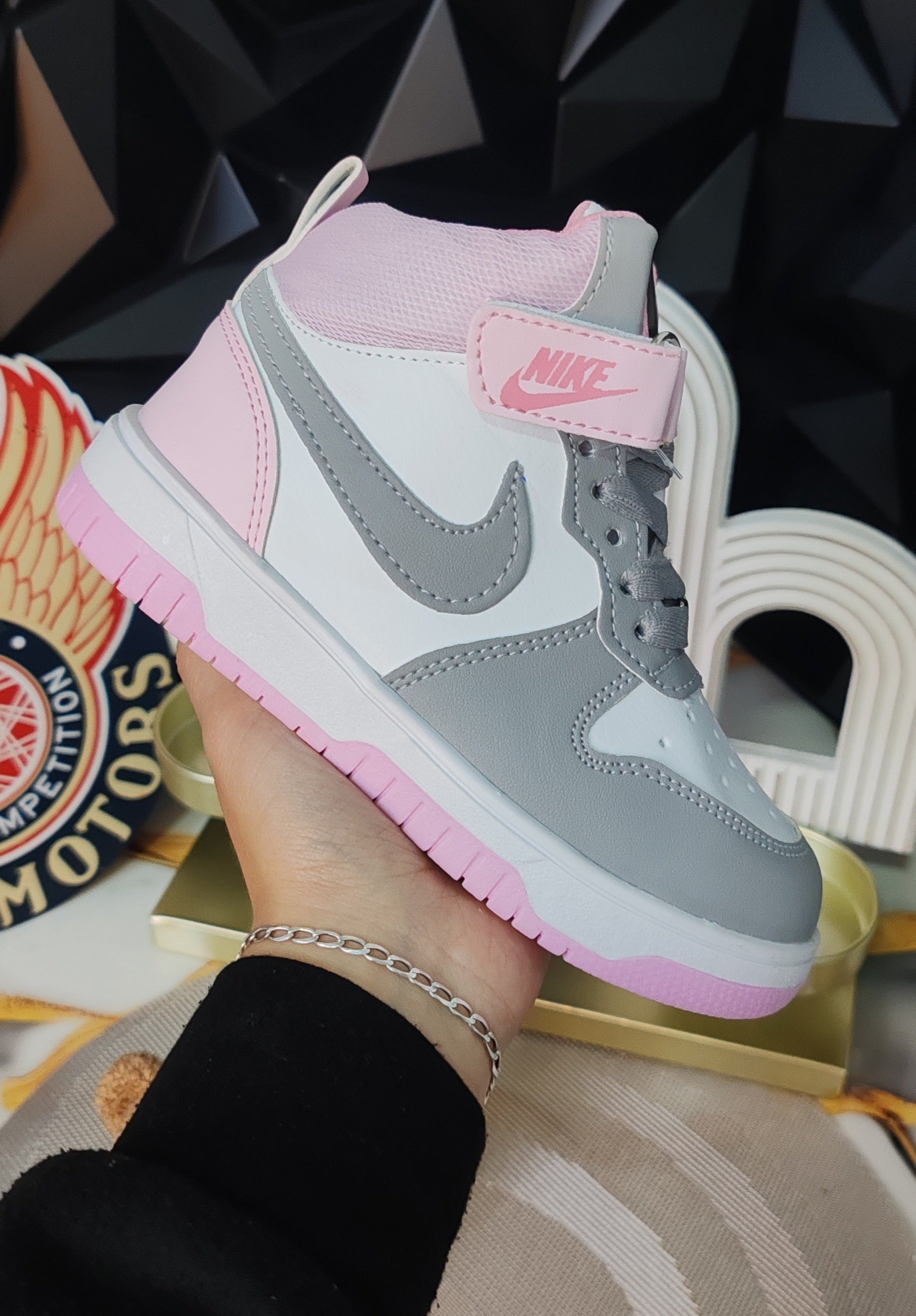 Nike 011 Court Mid